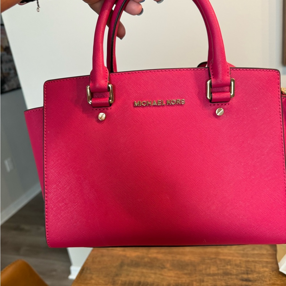 Michael Kors - Picture 3 of 4
